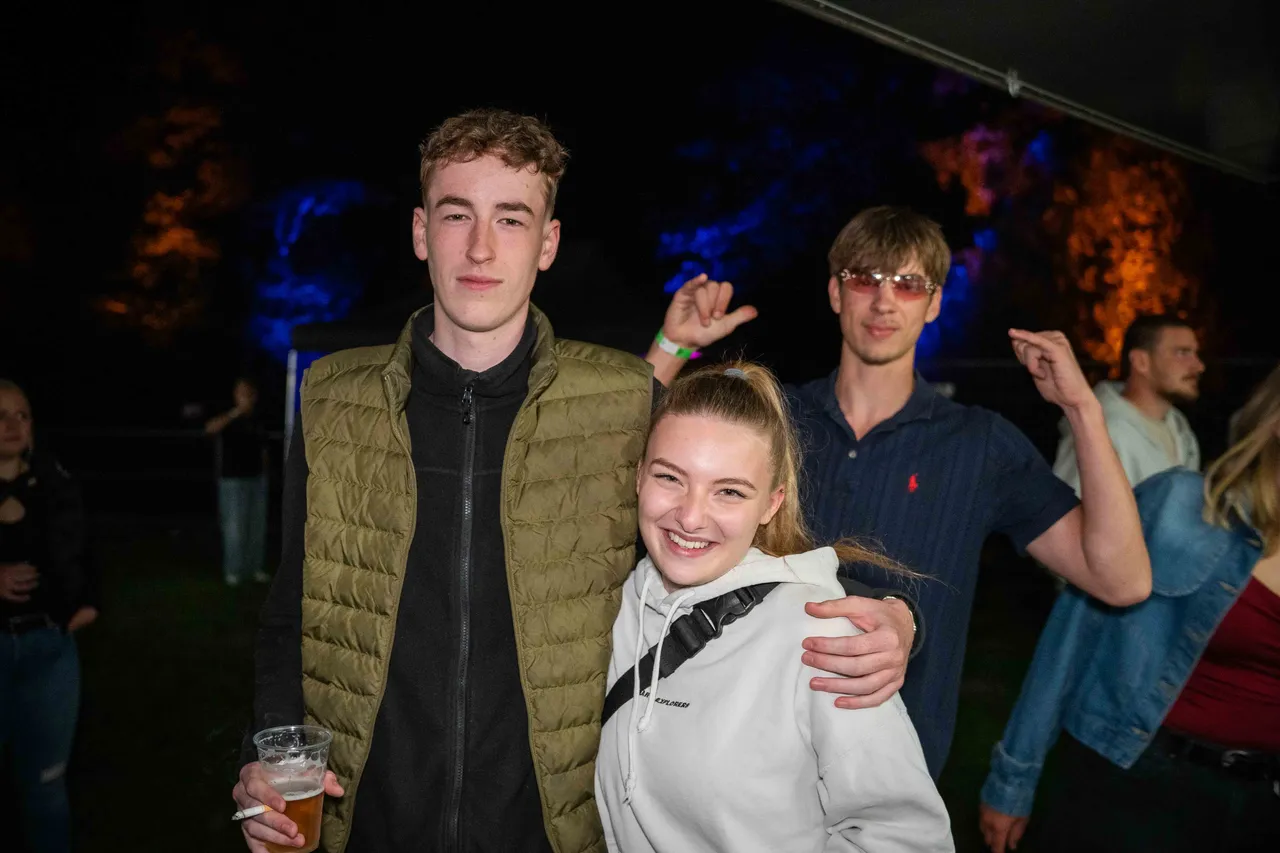 3 Leute